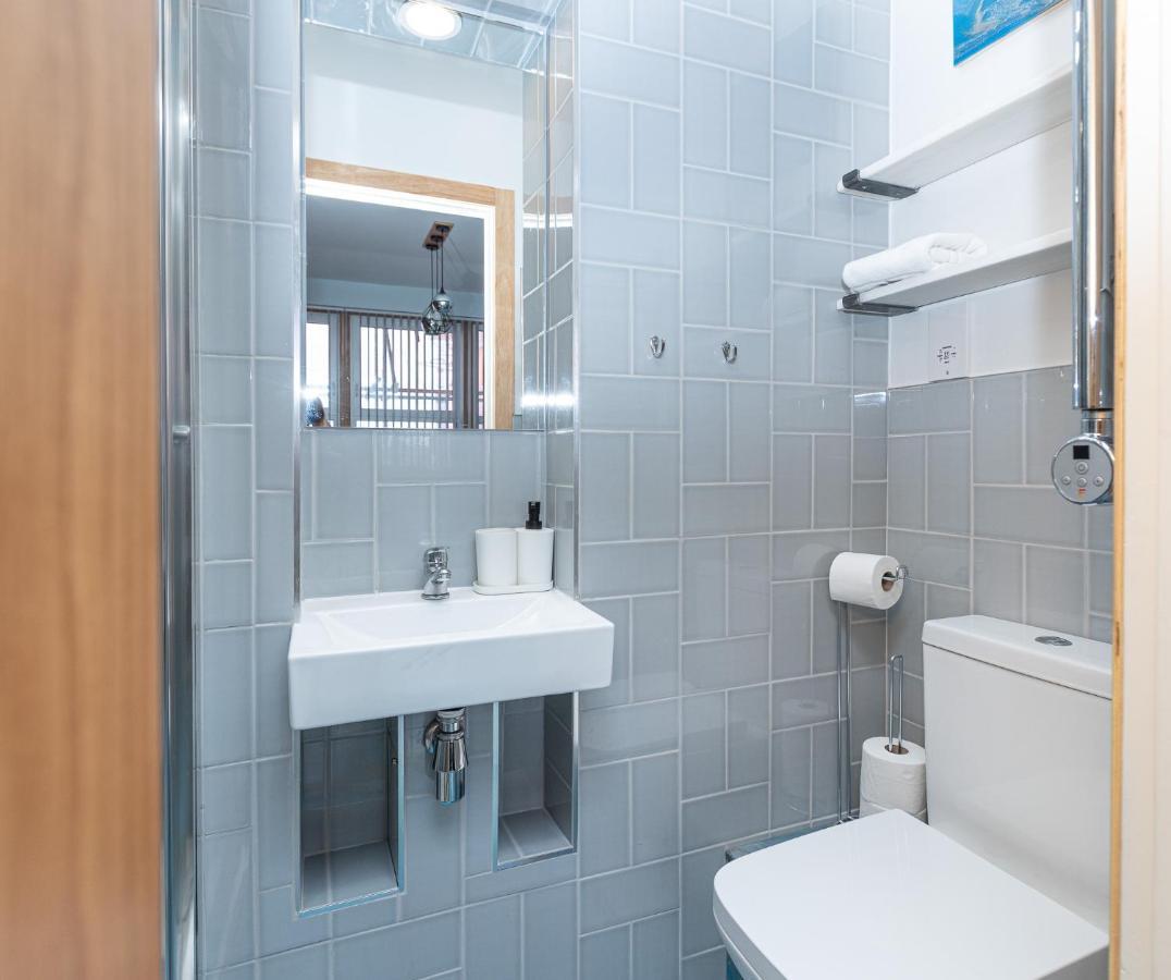New Stylish Studio Flat Near Woolwich Tube Лондон Экстерьер фото